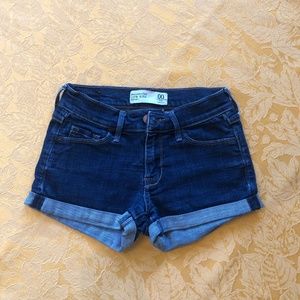 Abercrombie & Fitch Shorts 00 low rise shorts 24w